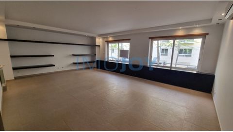 Are you looking for the ideal place to live with comfort, convenience and refinement? We present you a magnificent 2 bedroom flat, located in the south of Parque das Nações, ready to become your new home. Apartment Features: Privileged Location: Enjo...