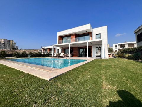 - Our villa has a net floor of 108 m2 and an upper floor of 150 m2, while our villas start from 260 m2 gross and have a garden of 600 - 750 m2 depending on their location. - Private pool for the villa (50 m2) - 60 m2 Veranda - Hobby garden areas - Ch...