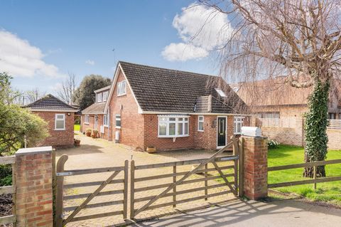 Over 3500 square feet including an annexe with a south-facing garden in a highly sought-after village. Double doors open onto the three generous reception rooms, two of which have fireplaces. The well-equipped kitchen breakfast room is the heart of t...