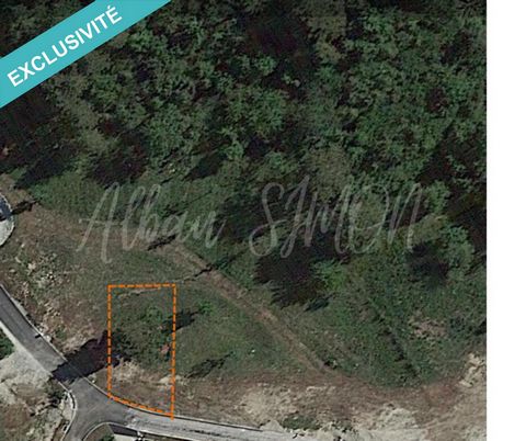 Located in the charming town of Fourg, this property offers an ideal location for a peaceful life. This location will appeal to buyers looking for tranquility and convenience. The land of this property is a major asset. With a surface area of ??847 m...