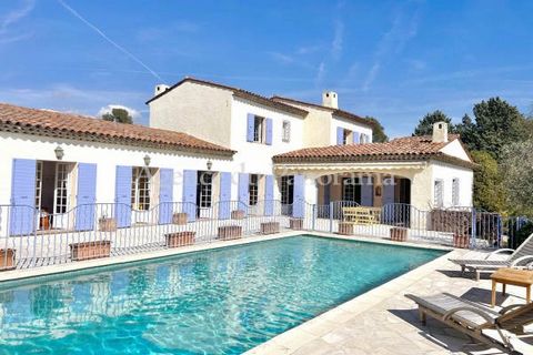 EXCLUSIVE - Located in a very quiet living environment and overlooking a magnificent countryside panorama, superb Provençal villa treated in the old style in remarkable general condition and presenting superb services such as: Terracotta, beams, Fren...