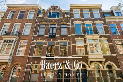 Van Breestraat 95HS, 1071 ZJ Amsterdam In a beautiful part of Van Breestraat in the renowned Museum Quarter, we offer this two floor apartment (approx. 122m²) for sale. The characteristic home features four bedrooms, a spacious living room, original ...
