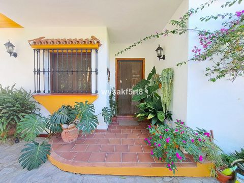 Beautiful Andalusian-style villa built on a plot of 700 m2, in Algeciras, Campo de Gibraltar, Cádiz. This 2-story villa has the entire distribution of the house on one floor. The main floor is divided into, 3 bedrooms, the Master is a nice-sized bedr...