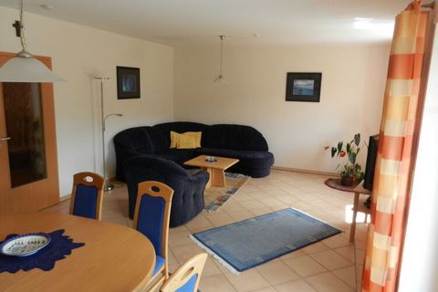 Este tranquilo apartamento de vacaciones de 85 m² en el Mosela tiene capacidad para 4 personas y está equipado con 2 dormitorios y WiFi.
