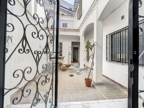 Character house for sale in the centre of the town of Coin. The house has 5 bedrooms, 2 bathrooms, 1 toilet, patio, terrace, and 329 meters built. It needs reform, so you can put it to your liking. Also, it can be acquired through a RENTAL WITH OPTIO...