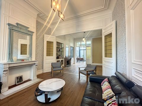 - Lille - Near the Jean Baptiste Lebas park, come and discover this large bourgeois house from 1871, with a living area of approximately 251 m2. On the ground floor, an entrance hall whose walls are covered with pressed leather leads to a living room...