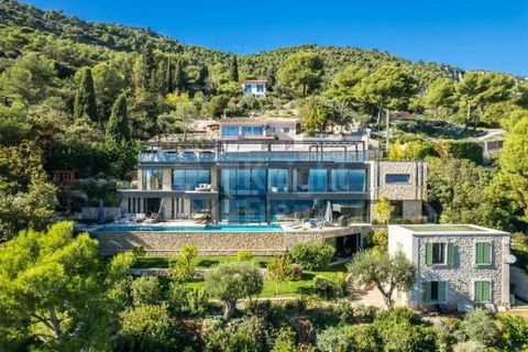 Nestled amidst the esteemed hills of La Turbie, with an enchanting vantage point overlooking the glamorous panorama of Monaco, this newly constructed modern villa stands as the epitome of sophisticated living. A symphony of opulence and tranquility, ...