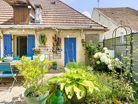 Located a few kilometres south of Beaune in a town with all amenities, discover this pretty building typical of our beautiful region! The owner of the place has taken care to preserve its authenticity by adding a beautiful flea market atmosphere thro...