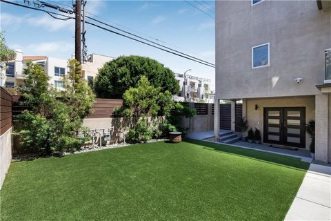***2.99% Assumable Mortgage*** Mere steps from Venice's sandy shores and boasting stunning Ocean views, this modern tri-level home blends bright, airy rooms with high-end touches for a sophisticated twist on beachside living. At its heart, an open-pl...