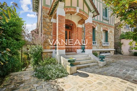 Elegant bourgeois house of very good quality, located in the heart of Enghien les Bains, with a large garden and a private swimming pool. This bourgeois house is ideally located in the heart of a pleasant area of Enghien, in a quiet little street. It...