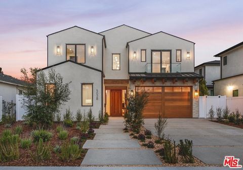 Come experience this well-designed and thought-out home nestled in one of Sherman Oaks' most coveted neighborhoods that is sure to impress. Crafted with care and special attention to detail, this home has true character and thoughtful features throug...