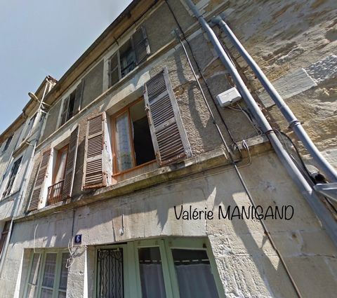 Dpt Dordogne (24), à vendre THIVIERS immeuble