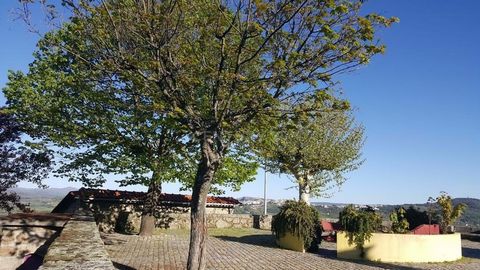 T2+2 semi-detached house located in the heart of Vale Formoso. A natural beauty within the heart of the Vale Formoso viewpoint neighborhood Here we are in paradise, where the birdsong can be heard as if it were a symphony, we are comforted by the pea...