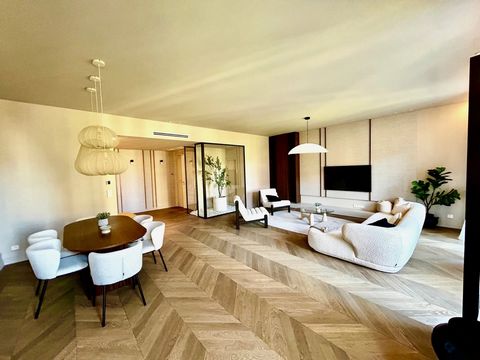 150m2 luxury flat in the heart of Nice. Located just a stone's throw from the Nice Etoile shopping centre, this apartment has been completely renovated using top-quality materials, and every detail exudes excellence.Its top-of-the-range features will...