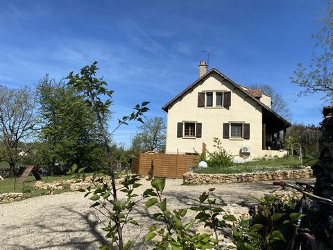 On the outskirts of a lively Causse village with shops, farmers' market on Sundays, restaurants and a doctors. This 1980s house comes 5 bedrooms and a basement level offering around 170 m² of living space. It sits on 2160 m² of enclosed land. The gro...