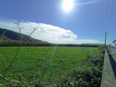 Welcome to the place of your dreams, where nature merges with the opportunity to build your ideal residence! This exceptionally spacious plot of land, with a total area of 771 sqm, is located in Mosteiros, Ponta Delgada, Azores. With an approved proj...