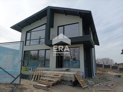 ERA Varna Trend offers for sale a two-storey house with a total area of 250 sq.m, located in the resort village of Kranevo, Municipality of Kranevo Municipality. Balchik, 50 m from the main road. The first floor with a built-up area of 113.95 sq.m co...