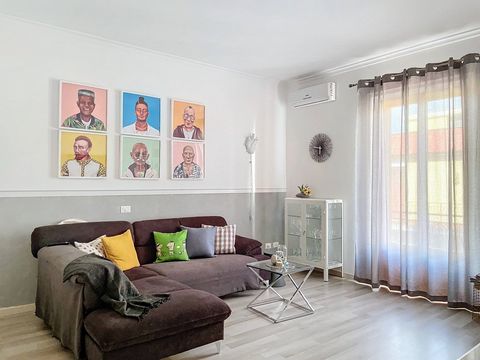 Monterotondo- Via Nino Bixio- We offer for sale a nice three-room apartment The apartment is located on the first floor of a building with only three residential units and without condominium fees. Internally it is composed of a comfortable entrance,...