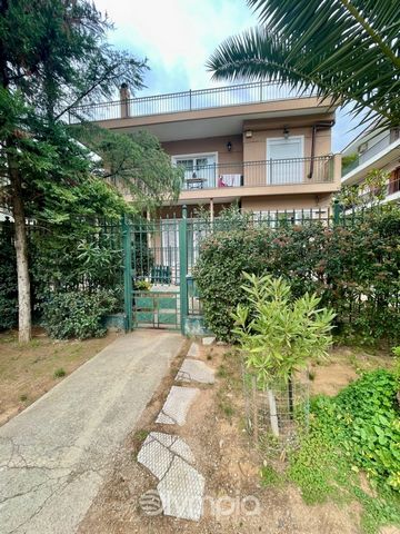 Kifissia, Nea Kifissia, Apartment For Sale, 150 sq.m., Property Status: Good, Floor: 1rst, 1 Level(s), 3 Bedrooms 1 Kitchen(s), 2 Bathroom(s), Heating: Central - Petrol, View: Οutdoors, Building Year: 2000, Energy Certificate: Under publication, Floo...