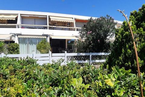 Dit ruime P2 Cabin-appartement van 43 m² bevindt zich op de begane grond van een beveiligde luxe residentie aan de rand van het kanaal bij South Beach in Port Camargue. Het appartement is volledig uitgerust voor maximaal 4 personen en beschikt over e...