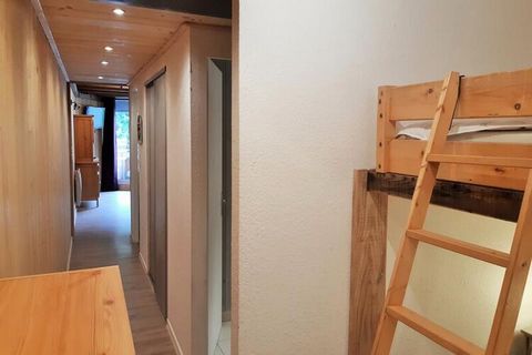 Die Residenz Sappey liegt in einer ruhigen Gegend am Fuße der Pisten. Es verfügt über einen Aufzug, der über eine Treppe erreichbar ist. Ideal für Familien, im Winter ist das ESF Champamé-Treffen 50 m entfernt und die Kinderkrippe/Kindertagesstätte i...