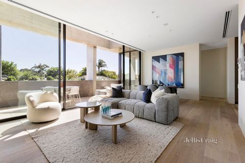 Boxshall has been a runaway success, selected by discerning buyers as Brighton’s premier luxury apartment development. Residence 103 enjoys the preferred north / westerly orientation, bathed in natural sunlight all year round. The floorplan is genero...