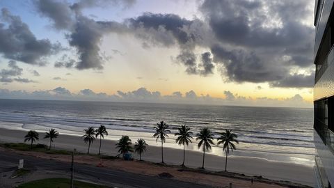 El apartamento de 3,5 habitaciones en Ilhéus, Brasil, está situado directamente en el mar Las siguientes características te convencerán: ·     Directamente en el mar ·     Amueblado de arriba 