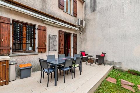 Situé In een rustige wijk is deze charmante villa met terras en tuin ideaal voor 6 personen. Proche de commerces en des transports, de logement is parfait voor bezoekers Montpellier en alentours tout en séjournant in een rustige omgeving. Cette jolie...