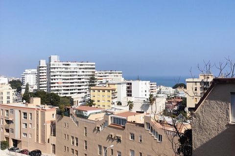 Informazioni sulla proprietà Situato a Torremolinos, a 600 m dalla spiaggia di Bajondillo, a meno di 1 km dalla spiaggia di La Carihuela e a 10 minuti a piedi da Playamar, l'Hexagon Apartment è un appartamento con 2 camere da letto, balcone e conness...