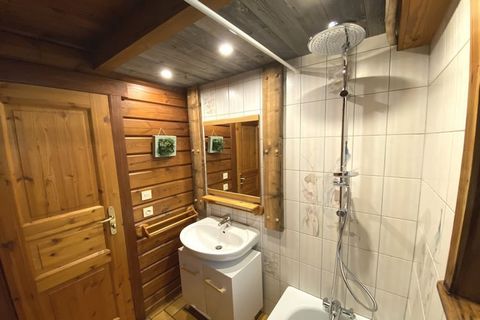 The chalet in La Bresse has 3 bedrooms and capacity for 6 persons. Accommodation of 71 m² homely and is fully-equiped, It has mountain and garden. The property is located 2 m river, 2 km ski resort, 4 km lake, 4 km city, 4 km supermarket and it is lo...