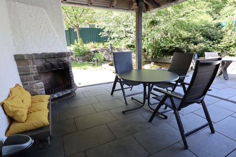 Wellness vakantiehuis in de Eifel met privézwembad (28 °C), binnen- en tuinwhirlpool & sauna, biljartkamer en omheinde tuin. Huisdieren zijn welkom.