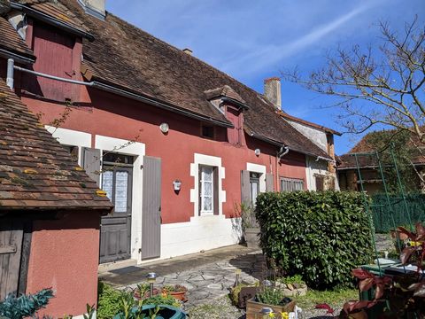 Pretty character property, nestled in the heart of the Vienne, 20 minutes from Montmorillon.   All living space on the ground floor which provides a living/ dining room, kitchen, shower room, 3 bedrooms and attached garage / boiler room.  A lovely ga...