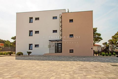 Location: Zadarska županija, Bibinje, Bibinje. Wohnung S5 im 2. Stock eines modernen Neubaus zu verkaufen – 230.000 Euro Das Apartment S5 befindet sich im zweiten Stock eines modernen Neubaus und ist ideal für eine Familie oder eine Investition. Zur ...