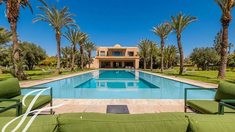 This exclusive property designed with a contemporary twist is enviably a mere 10 kilometers from downtown Marrakech, also a few minutes from the most prestigious golf courses of the Red City. Set on a beautifully landscaped 1.4 hectares plot, the gro...