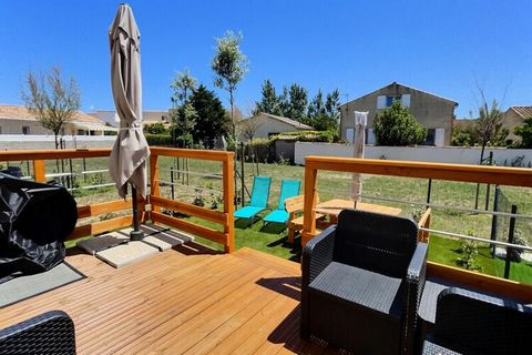 Welcome to the Residence Vacancéole La Dune, nestled a stone's throw from the beach of Valras Plage. Come and stay in a secure residence with heated swimming pool and private parking in new, air-conditioned, well-equipped accommodation, with terraces...