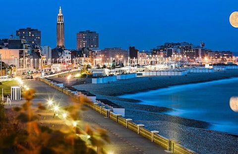 Appartement en plein cœur de Sainte-Adresse, quartier résidentiel calme attenant au Havre (5 minutes centre-ville) et proche de la mer. Situé au 2ème étage, vous apprécierez le calme, la vue sur la verdure et pourrez vous rendre à la plage à pied ou ...