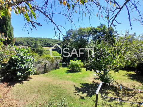 Located in Montcabrier (46700), this charming house of 105 m² is located on a plot of 869 m² offering a peaceful and warm setting. The village has amenities such as a bakery, grocery store and post office, while being close to the Camino de Santiago,...