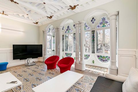 Exclusive Apartment for Sale on One of the Most Prestigious Streets Near Arc de Triomf, Barcelona This exceptional 280-square-meter property is located in a historic 1907 building on the main floor, designed by the prominent Catalan architect Bernard...