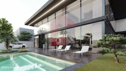 Maison individuelle de 3 chambres à vendre dans l’architecture moderne avec piscine, 280m2 de surface couverte et 460m2 de terrain à Esqueiros, Vila Verde ! Rez-de-chaussée composé d’une cuisine meublée, d’un salon, d’une salle de bain de service, d’...