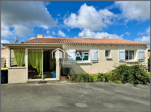 Frédéric BRIARD vous propose cette maison de plain pied située dans un quartier calme et résidentiel de Saint-Julien-des-Landes. Terrain clos, arboré, sans aucun vis à vis et à double accès de 809m2. Surface habitable 102m2 + véranda 15m2 + véranda 6...