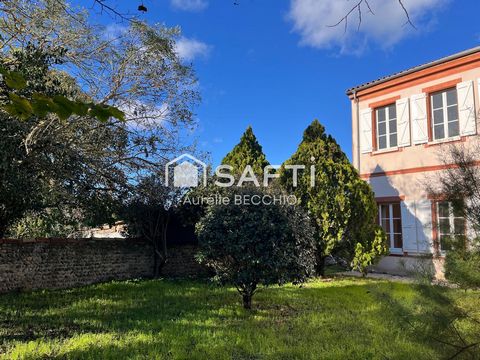 Découvrez cette superbe maison de caractère située en plein coeur de Saubens, alliant charme de l’ancien et espaces généreux. Avec ses 200 m² répartis sur deux niveaux, elle offre tout le confort et le potentiel d’un véritable cocon familial. Un inté...