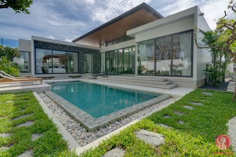 Perfectly situated in the peaceful Si Sunthon area, just a short 7-minute drive from the vibrant Blue Tree Waterpark Phuket, Botanica Modern Loft II Villa offers a tranquil escape within easy reach of all conveniences. Nestled less than 10 minutes aw...