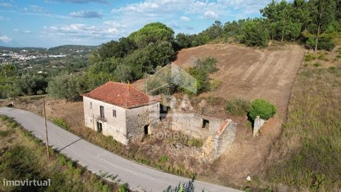 Two-storey 3 bedroom villa located 10 minutes from Pombal, close to Commerce, School and Services. The property needs some restoration work, but the fantastic land with about 5000m2 inserted in the urban area of PDM stands out, and the breathtaking v...