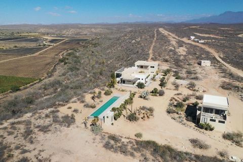 Welcome to Casa Inspiraci n a unique investment opportunity. Located in El Posito one of the most exclusive neighborhoods of Todos Santos. Casa Inspiracion combines elegance and comfort to provide its guests a relaxing and private experience. The hou...