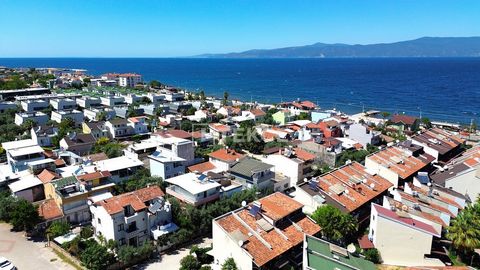 Villa en Triplex avec Jardin Privé à Bursa Kursunlu La villa à vendre est située dans le quartier Kursunlu du district Gemlik de Bursa. Kursunlu est connu comme un lieu de vacances populaire, qui est fréquemment préféré par la population locale, en p...