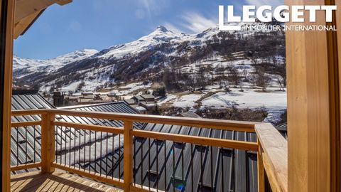 A26205MAA73 - Bienvenue dans cette extraordinaire résidence alpine au cœur du village authentique du Bettex, niché dans le prestigieux domaine skiable des Trois Vallées. Ce magnifique chalet de construction récente offre un mélange parfait de luxe co...