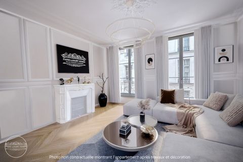 FOR SALE PARIS 1ST - PALAIS ROYAL - COUP DE COEUR. In the heart of the historic district of the Palais Royal, close to the Place des Victoires and the Louvre Museum, on the 2nd floor without elevator of a charming nineteenth century building, we offe...