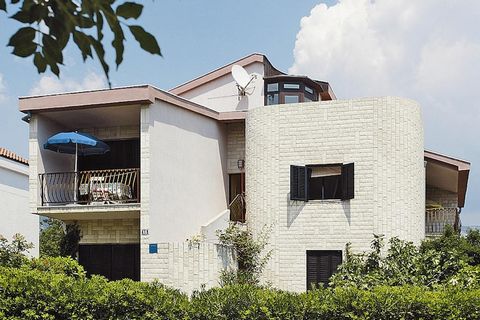 Four modern, bright holiday apartments with WiFi in a quiet residential area near the beach. All apartments have one or even two balconies. Here you can relax with a glass of wine after an eventful excursion or a day at the beach and let the day go b...