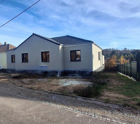 Maison 106 m2, avec terrasse et parking