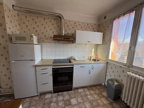 Appartement T3 avec balcon à rafraichir